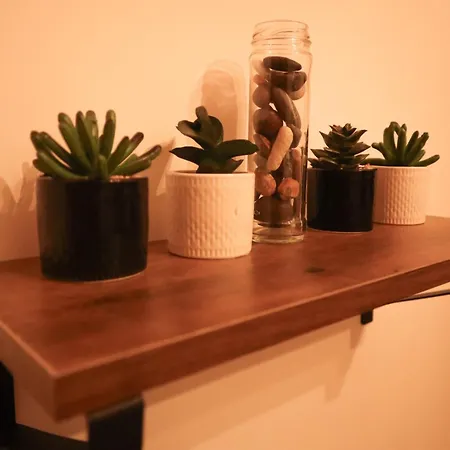 Apartment Hirooms