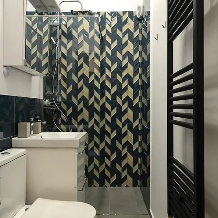 Hirooms Apartment